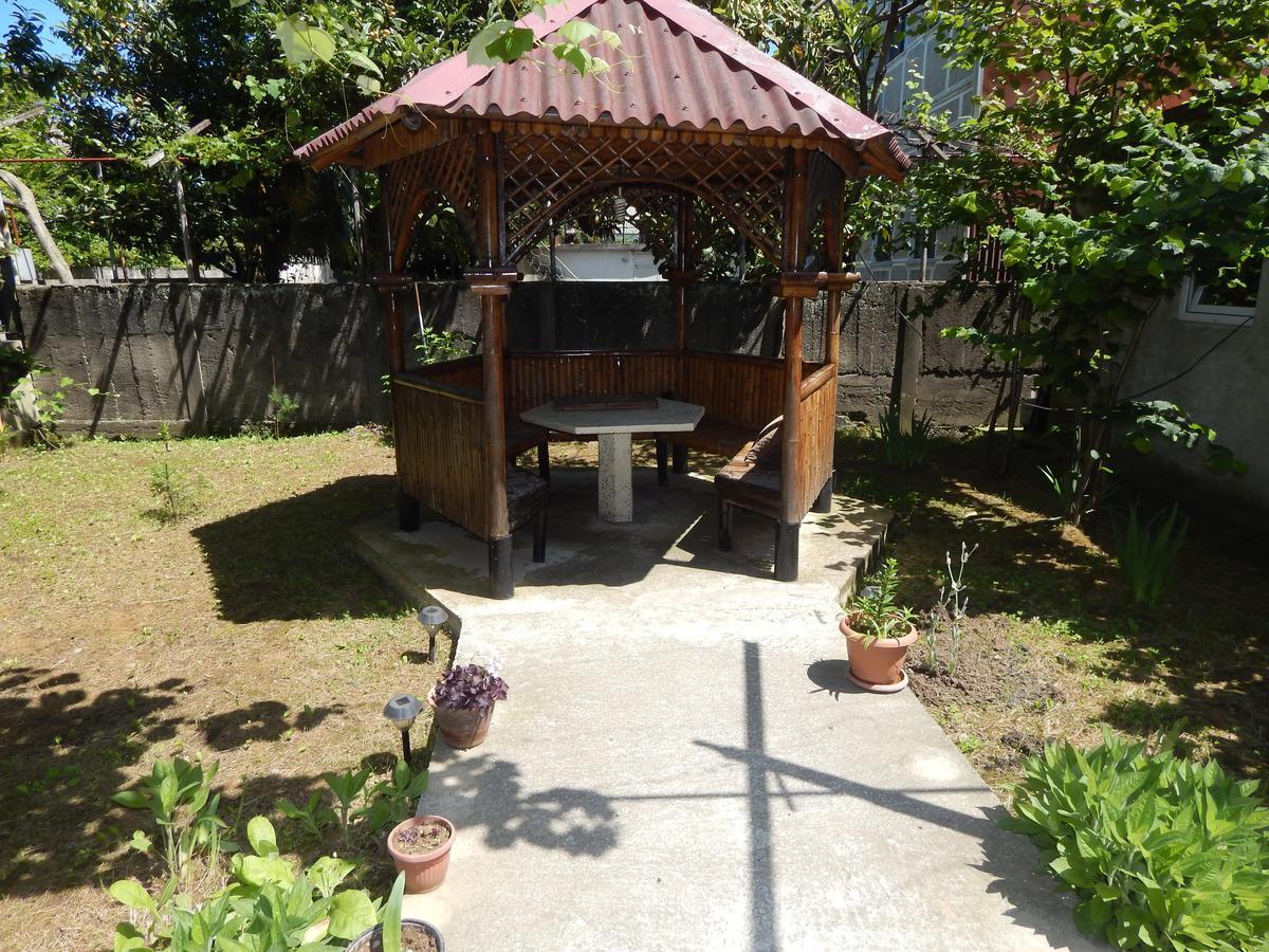 Guest House On Angisa 巴统 外观 照片